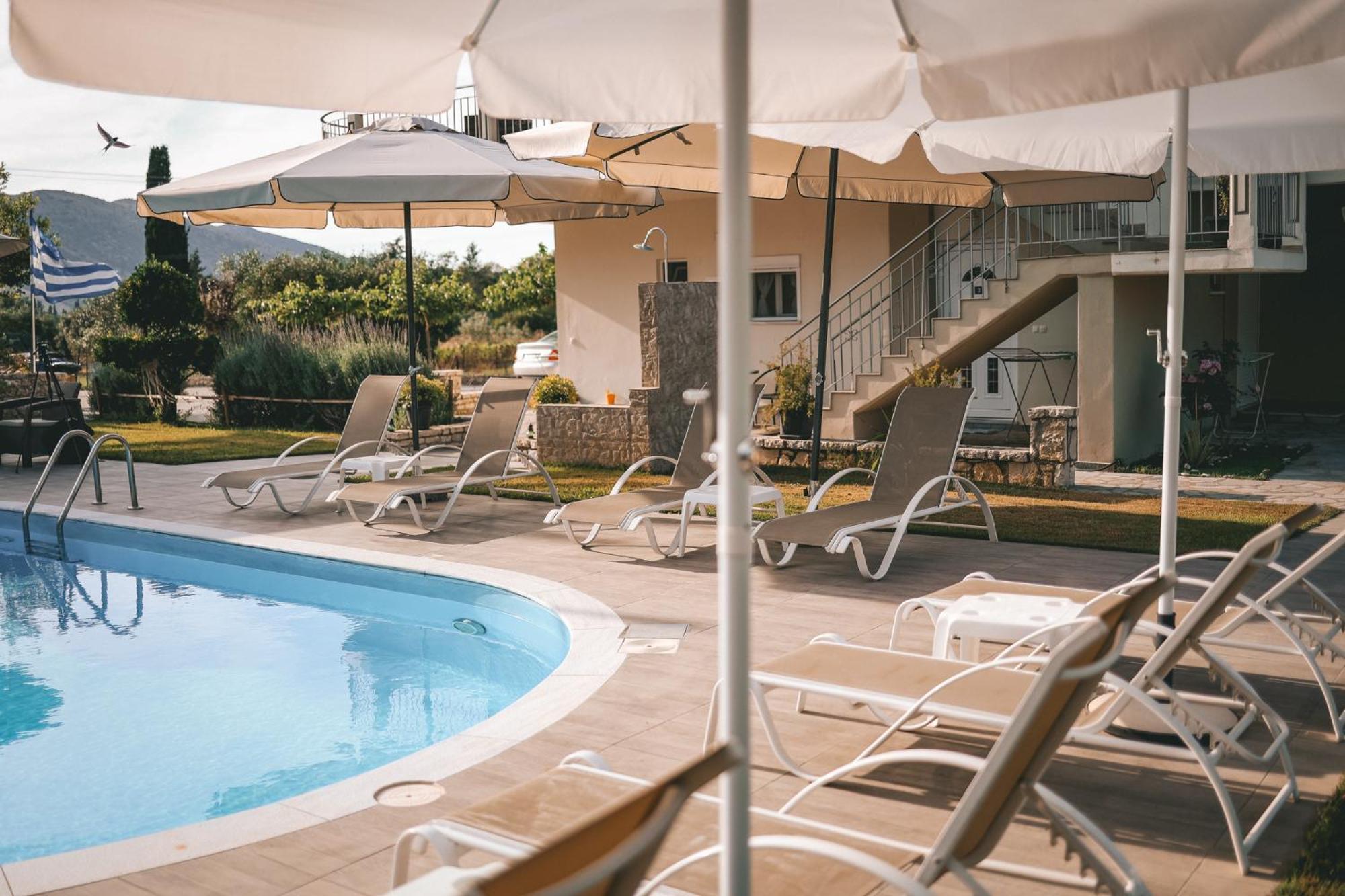 Tsanis Estate Aparthotel Parga Eksteriør bilde